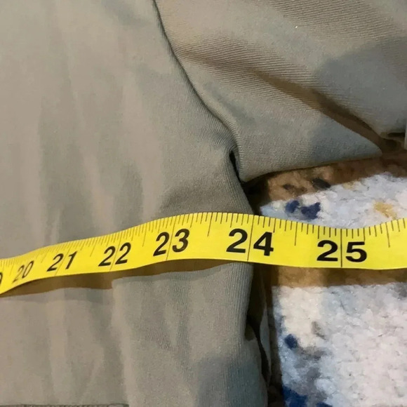 Marc Cain Sports short sleeved hoodie, army green. Pockets. Women’s size 12 (N3) - Picture 8 of 12